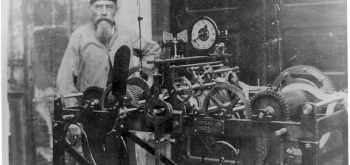 Uhrmacher Leopold Blaes mit Turmuhr - ca. 1912
